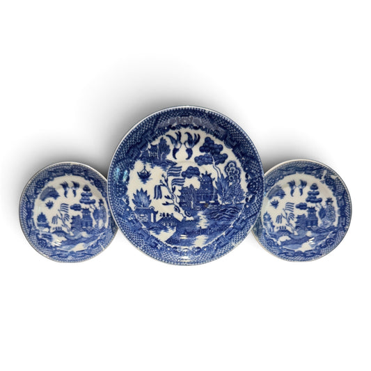 Set of 3 Antique Blue Willow Chinoiserie Porcelain Plates