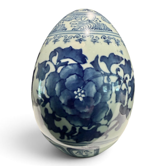 Vintage Chinese Blue & White Porcelain Peony Decorative Orb